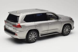 Lexus LX570 Sonic Titanium Kyosho 1:18 08955T Druckguss — Bild 3 von 8