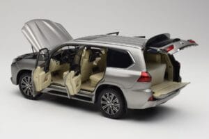 Lexus LX570 Sonic Titanium Kyosho 1:18 08955T Druckguss — Bild 5 von 8