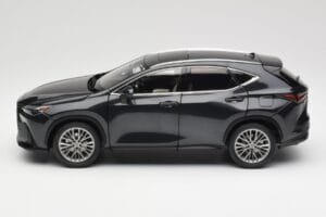 Lexus NX450h+ AZ20 Schwarz Kyosho 1:18 08968GBK Resin — Bild 4 von 8