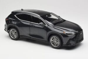 Lexus NX450h+ AZ20 Schwarz Kyosho 1:18 08968GBK Resin — Bild 6 von 8