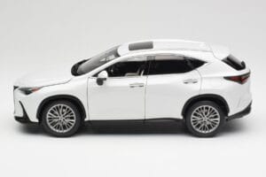 Lexus NX450h+ AZ20 Weiß Kyosho 1:18 08968Q Resin — Bild 4 von 8