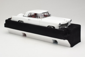 Lincoln Continental Mark II Weiß Road Signature 1:18 20078-P1 Druckguss — Bild 4 von 6