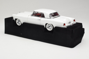 Lincoln Continental Mark II Weiß Road Signature 1:18 20078-P1 Druckguss — Bild 5 von 6