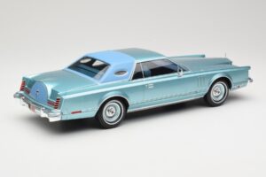 Lincoln Continental Mark V Blue Metallic MCG 1:18 MCG18369 Druckguss — Bild 2 von 6