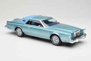 Lincoln Continental Mark V Blue Metallic MCG 1:18 MCG18369 Druckguss — Bild 4 von 6