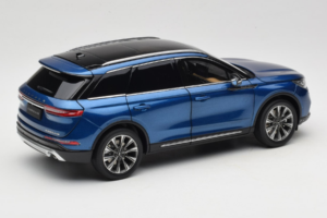 Lincoln Corsair Blau OEM 1:18 LINCOLN001 Druckguss — Bild 3 von 8