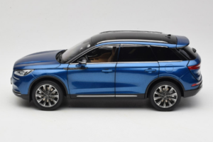 Lincoln Corsair Blau OEM 1:18 LINCOLN001 Druckguss — Bild 4 von 8
