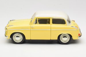 Lloyd Alexander TS Gelb Revell 1:18 08958 Druckguss — Bild 4 von 8