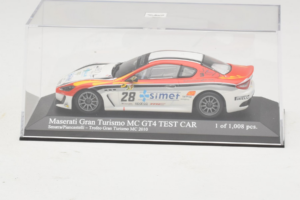 Maserati GranTurismo MC GT4 #28 Smurra / Piancastelli Maserati MC 2010 Minichamps 1:43 400101228 Druckguss — Bild 4 von 5