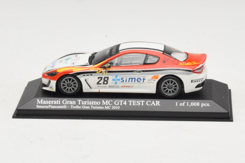Maserati GranTurismo MC GT4 #28 Smurra / Piancastelli Maserati MC 2010 Minichamps 1:43 400101228 Druckguss