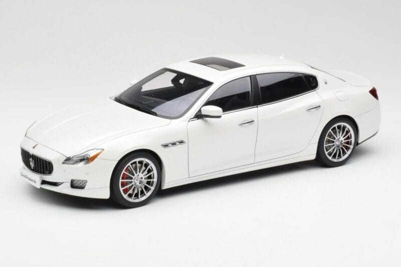 Maserati Quattroporte VI GTS Alpine Weiß AUTOart 1:18 75808 Druckguss