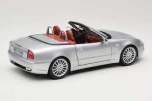 Maserati Spyder Silber Maisto 1:18 31667 Druckguss — Bild 3 von 8