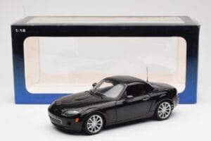 Mazda MX-5 NC Roadster Retractable Hardtop US Spec Schwarz AUTOart 1:18 75971 Druckguss — Bild 10 von 10