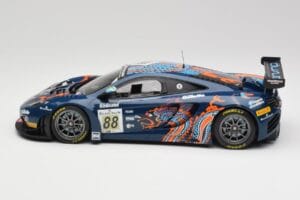 McLaren 12C GT3 #88 Von Ryan Racing A. Barff / T. Goodwin / B. Senna Spa 24 Hours 2013 Minichamps 1:18 151131388 Druckguss — Bild 3 von 6