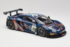 McLaren 12C GT3 #88 Von Ryan Racing A. Barff / T. Goodwin / B. Senna Spa 24 Hours 2013 Minichamps 1:18 151131388 Druckguss — Bild 4 von 6