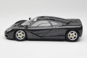 McLaren F1 Carbon Schwarz Metallic Minichamps 1:18 530133420 Druckguss — Bild 4 von 8