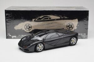 McLaren F1 Carbon Schwarz Metallic Minichamps 1:18 530133420 Druckguss — Bild 8 von 8