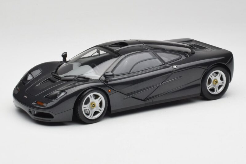 McLaren F1 Carbon Schwarz Metallic Minichamps 1:18 530133420 Druckguss