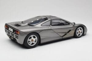 McLaren F1 Dark Silver Minichamps 1:12 530133124 Druckguss — Bild 3 von 8