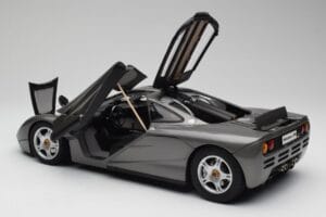 McLaren F1 Dark Silver Minichamps 1:12 530133124 Druckguss — Bild 5 von 8