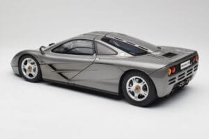 McLaren F1 Dark Silver Minichamps 1:12 530133124 Druckguss — Bild 7 von 8
