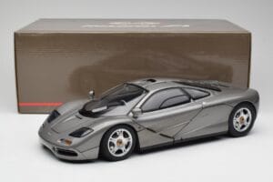 McLaren F1 Dark Silver Minichamps 1:12 530133124 Druckguss — Bild 8 von 8