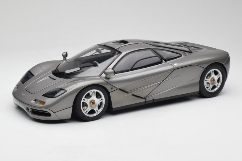 McLaren F1 Dark Silver Minichamps 1:12 530133124 Druckguss