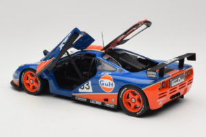 McLaren F1 GTR Gulf #33 R. Bellm / M. Weaver / J-J. Lehto 24 Hours of Le Mans 1996 UT Models 1:18 530161833 Druckguss — Bild 5 von 8