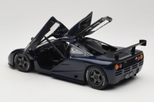 McLaren F1 GTR Le Mans Edition Lila UT Models 1:18 MCLAREN001 Druckguss — Bild 5 von 8