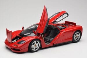 McLaren F1 Rot Minichamps 1:12 530133125 Druckguss — Bild 2 von 9