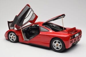McLaren F1 Rot Minichamps 1:12 530133125 Druckguss — Bild 6 von 9