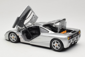 McLaren F1 Silber UT Models 1:18 530133180-R1 Druckguss — Bild 5 von 8