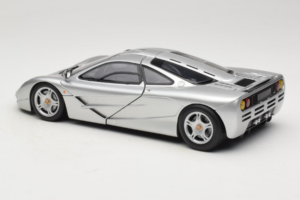 McLaren F1 Silber UT Models 1:18 530133180-R1 Druckguss — Bild 7 von 8