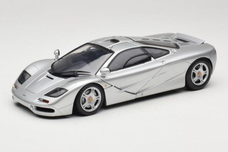 McLaren F1 Silber UT Models 1:18 530133180-R1 Druckguss