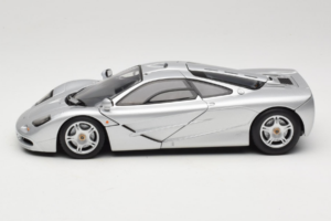 McLaren F1 Silber UT Models 1:18 530133180 Druckguss — Bild 4 von 8