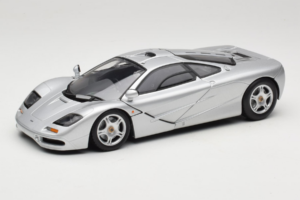 McLaren F1 Silber UT Models 1:18 530133180 Druckguss