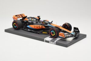 McLaren MCL60 #81 O. Piastri F1 2023 Minichamps 1:18 537231881 Druckguss — Bild 4 von 6