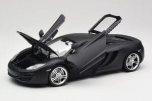 McLaren MP4-12C Matt Satellite Grau Minichamps 1:18 110133024 Druckguss — Bild 2 von 8