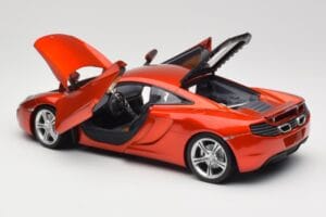 McLaren MP4-12C Orange Metallic Minichamps 1:18 110133020 Druckguss — Bild 5 von 8