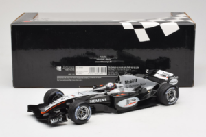 McLaren MP4-19 Mercedes J.P. Montoya Test Car 2005 Minichamps 1:18 533051880 Druckguss — Bild 6 von 7