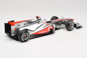 McLaren MP4-25 Mercedes #1 J. Button Vodafone McLaren Showcar F1 2010 Minichamps 1:18 530101801 Druckguss — Bild 2 von 7