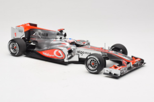 McLaren MP4-25 Mercedes #1 J. Button Vodafone McLaren Showcar F1 2010 Minichamps 1:18 530101801 Druckguss — Bild 4 von 7