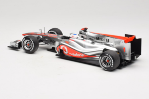 McLaren MP4-25 Mercedes #1 J. Button Vodafone McLaren Showcar F1 2010 Minichamps 1:18 530101801 Druckguss — Bild 5 von 7