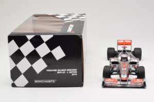 McLaren MP4-25 Mercedes #1 J. Button Vodafone McLaren Showcar F1 2010 Minichamps 1:18 530101801 Druckguss — Bild 7 von 7