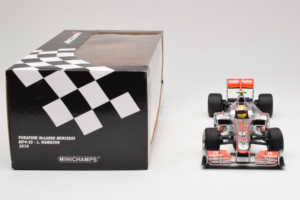 McLaren MP4-25 Mercedes #2 L. Hamilton Vodafone McLaren F1 2010 Minichamps 1:18 530101802 Druckguss — Bild 7 von 7