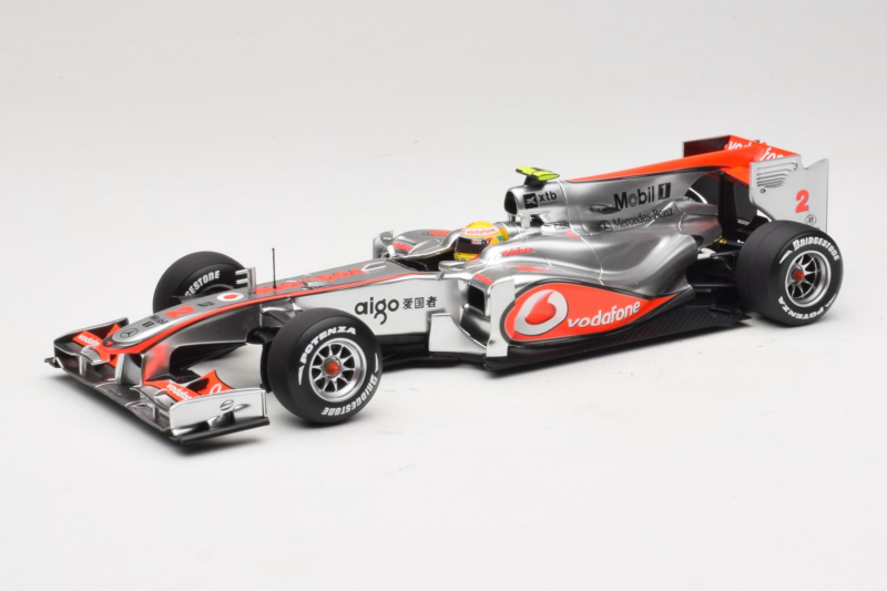 McLaren MP4-25 Mercedes #2 L. Hamilton Vodafone McLaren F1 2010 Minichamps 1:18 530101802 Druckguss