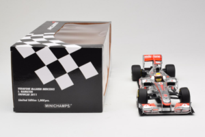 McLaren MP4-26 Mercedes #3 L. Hamilton Vodafone McLaren Showcar F1 2011 Minichamps 1:18 530111873 Druckguss — Bild 7 von 7