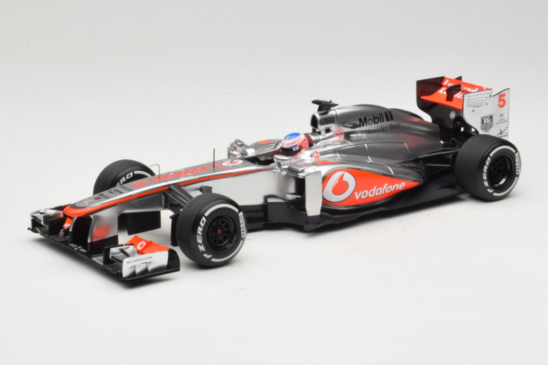 McLaren MP4-28 Mercedes #5 J. Button Vodafone McLaren F1 2013 Minichamps 1:18 530131805 Druckguss