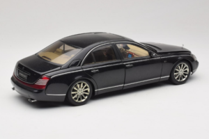 Maybach 57S Schwarz AUTOart 1:18 76156 Druckguss — Bild 3 von 7