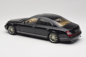 Maybach 57S Schwarz AUTOart 1:18 76156 Druckguss — Bild 6 von 7